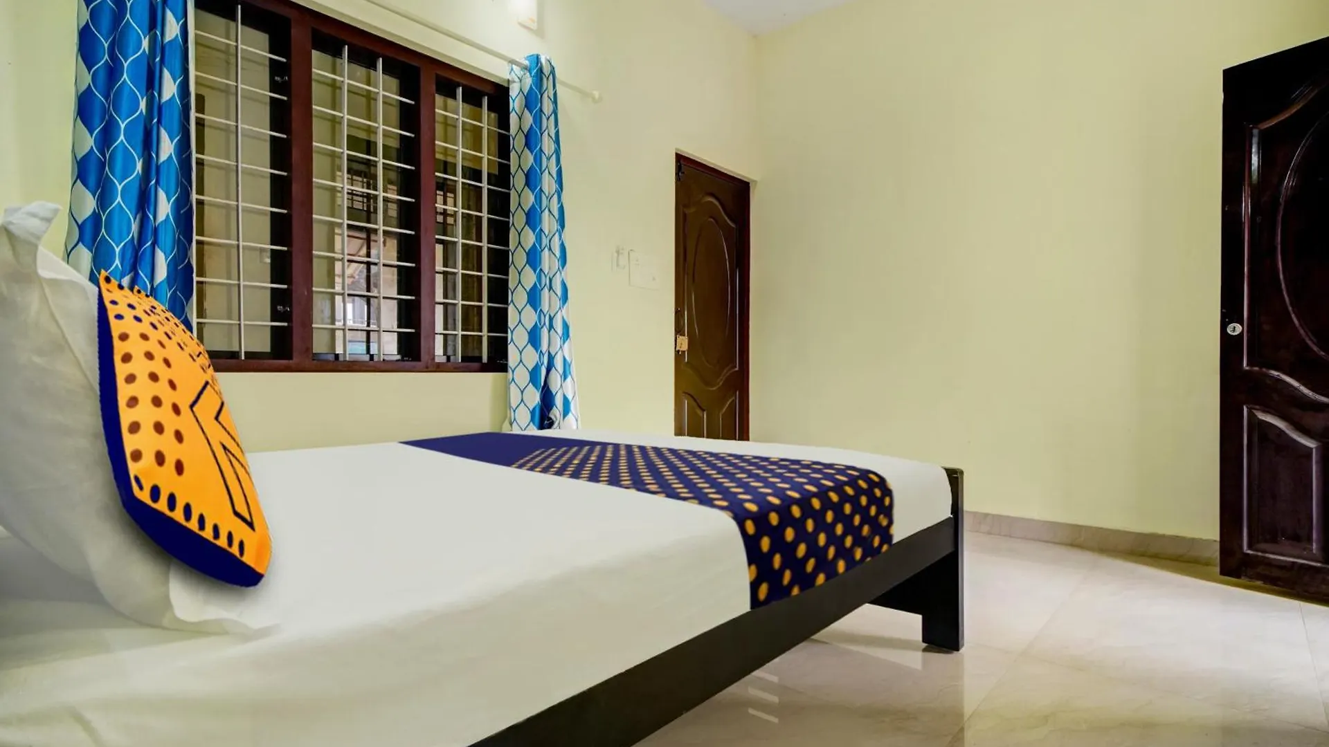 Spot On Riyan Suites Kochi 3*,