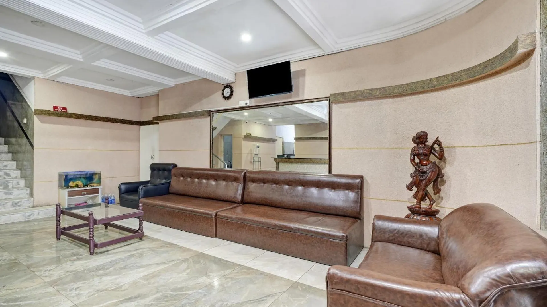 Spot On Riyan Suites Kochi Hotell