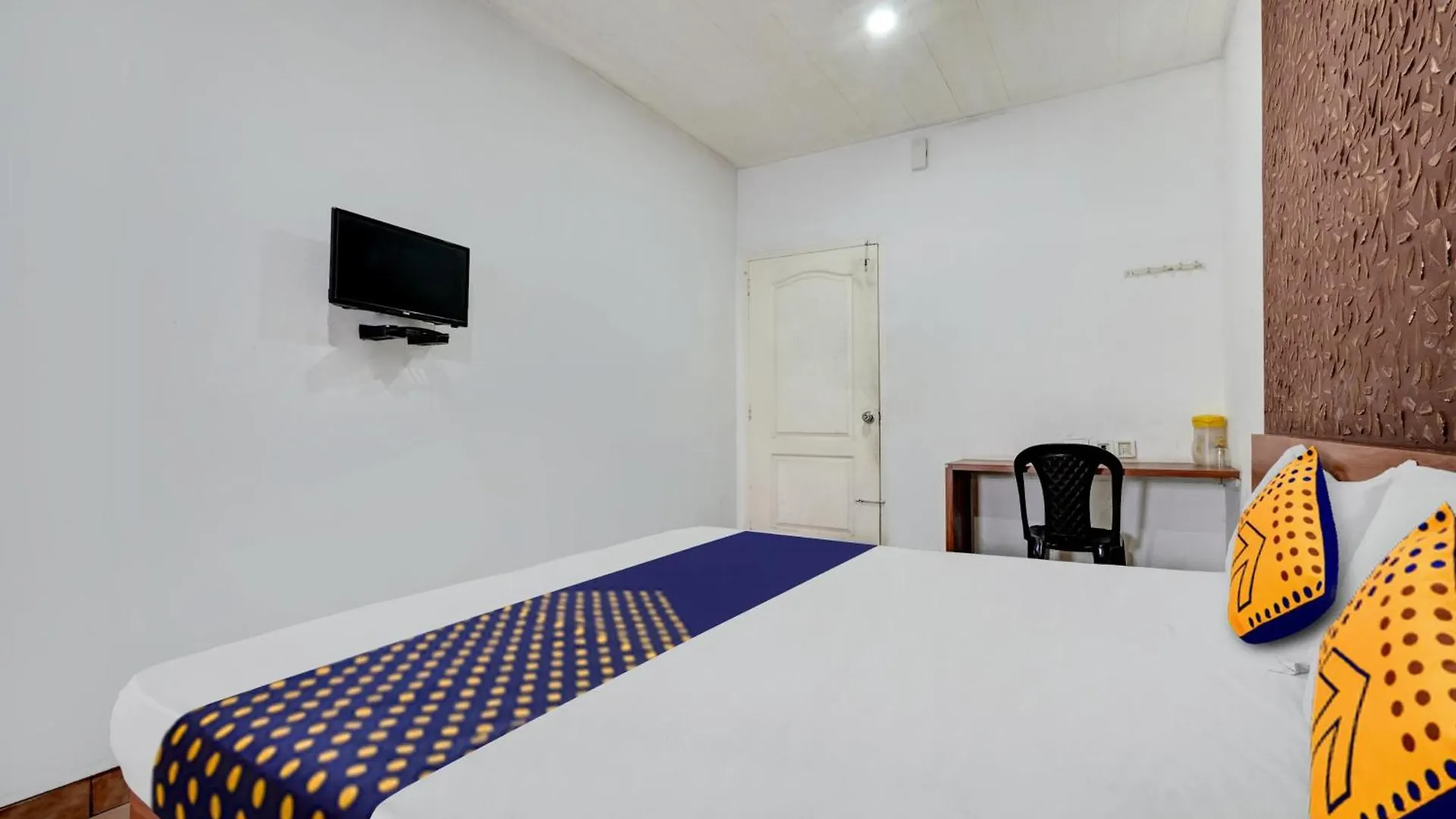 Spot On Riyan Suites Kochi 3*,  Indien